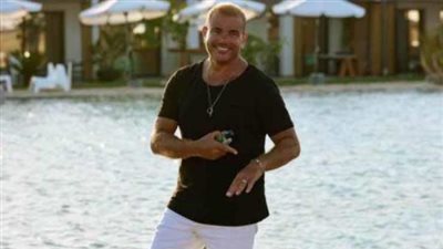 شائعات غرام.. حكايات الهضبة عمرو دياب مع الحب وسر الدبلة التى يرتديها