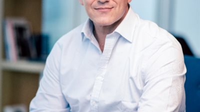 «فيسبوك» والبنك الدولي و«التعاون الاقتصادي» يرصدون الوضع العالمي للشركات الصغيرة