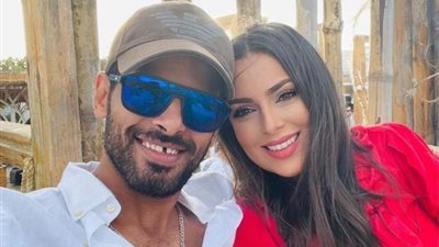 حمدى الميرغنى يعبر عن حبه لزوجته على طريقته الخاصة