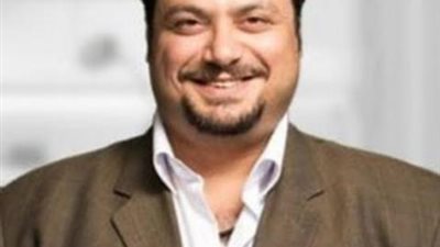 مراد مكرم يروج لمسلسله الجديد ”إجازة مفتوحة”