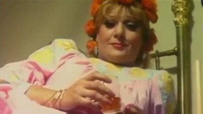 اشتهرت بأدوار ”الزوجة اللعوب” ونجلتها فنانة معروفة .. عشقها للمسرح السبب فى تأخير شهرتها.. معلومات عن جليلة محمود