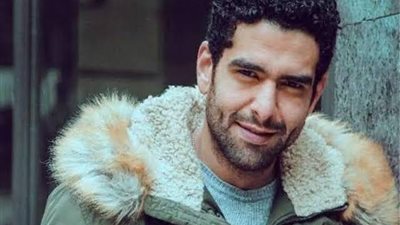 بعد تعرضه لانتقادات.. محمد كيلانى يكشف سر ارتدائه السلسلة