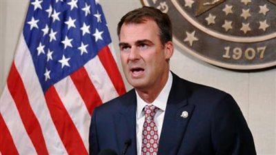 إصابة حاكم أوكلاهوما بفيروس كورونا