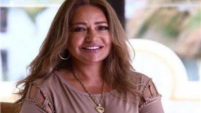 ليلى علوى تكشف حقيقة وجود أسماك القرش فى الساحل الشمالى