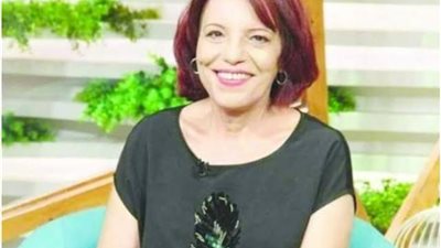 عارفة عبد الرسول تدخل الديكور الخاص بمسلسل ”أنا وهى”