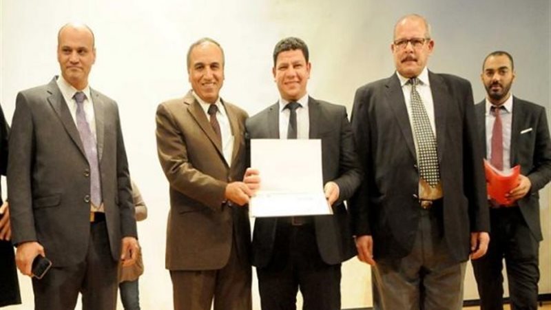 الأستاذ حسام عبد