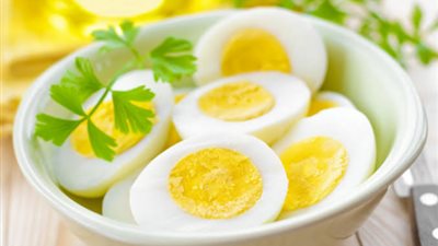 هل البيض المسلوق يزيد الوزن؟.. اعرف الإجابة