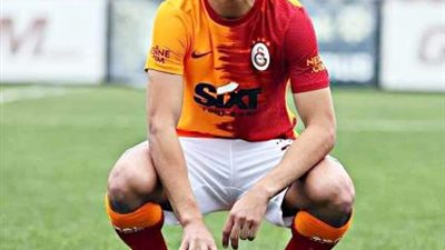 عاجل.. جالاتا سراي يعيد مصطفي محمد إلي الزمالك