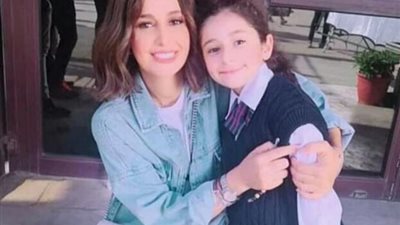 حلا شيحة تعيد حساباتها في اختيار أعمالها الفنية بسبب طفلة.. أعرف الحكاية