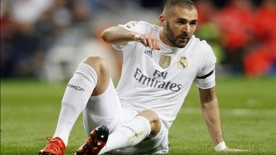 التتويج يقترب.. ريال مدريد ينهي الشوط الأول متقدماً على فياريال بهدف بنزيما