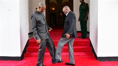 الإتيكيت في زمن كورونا.. كل ما غيره في حياتنا الوباء الملعون