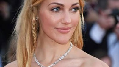 بطريقة عصرية.. «السلطانة هويام» تخطف الأنظار بالملابس الشتوية