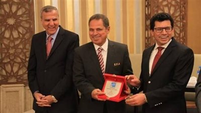 الفيفا يشيد بجهود محمود سعد