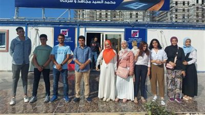 بالصور .. أوائل الثانوية العامة والأزهرية يتفقدون أبراج مدينة العلمين الجديدة