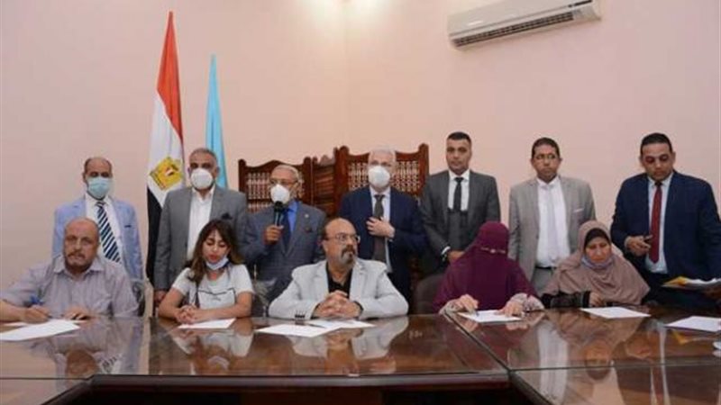 الصلح مع فتاة الفستان