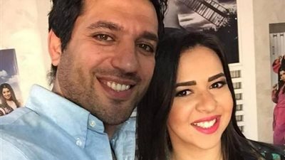 بعد شائعة انفصالهما.. إيمي سمير غانم تهنىء زوجها على فيلم ”توأم روحي”