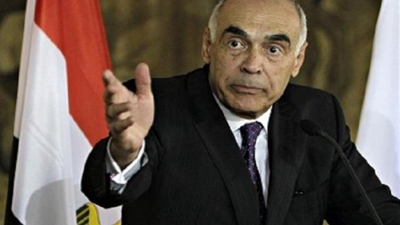 السفير محمد كامل