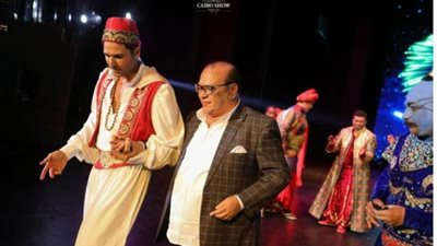 صلاح عبدالله يعبر عن سعادته بالعرض المسرحى”علاء الدين”