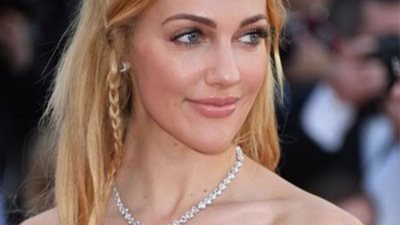 «السلطانة هويام» تبرز أنوثتها بإطلالة ساحرة