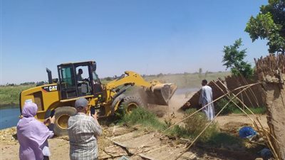 اللواء عصام سعد :  إزالة 43 حالة تعدي على نهر النيل خلال حملة مكبرة بمنفلوط