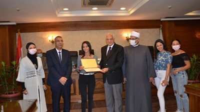 محافظ الجيزة يكرم أوائل الثانوية العامة والأزهرية والدبلومات الفنية