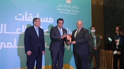 جامعة القاهرة تفوز بالمركز الأول في مسابقتي أفضل جامعة صديقة للبيئة وأفضل تصميم هوية بصرية للعاصمة