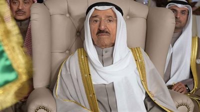 أمير الكويت يجري عملية جراحية ناجحة