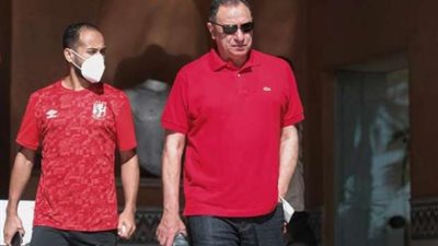 عاجل.. الخطيب يخصم مليون جنيه من كل لاعب بعد ”فضيحة السوبر”