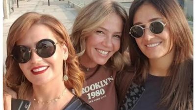 هنا شيحة تستعيد ذكرياتها مع شقيقاتها بصورة من الطفولة