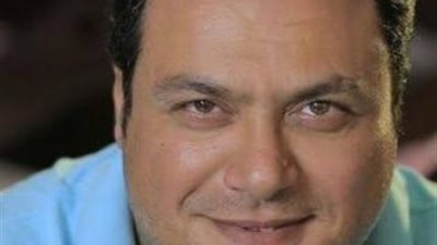 مراد مكرم يجرى عملية زراعة شعر