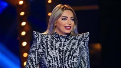 بدأ العد للمرة الثانية.. مى حلمى تثير الجدل حول موعد إعلان ارتباطها