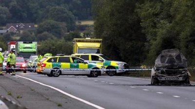 تنجو من حريق سيارتها لكنها توفت أثناء طلب المساعدة لطفاية حريق