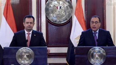 رئيس وزراء اليمن: تطرقنا خلال مباحثات القاهرة لملف السلام واتفاق الرياض