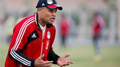 زكي عبد الفتاح: تولي عصام الحضري تدريب منتخب مصر ”تهريج”