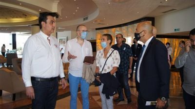 قنصل روسيا يتفقد الإجراءات الاحترازية بفنادق الإسكندرية