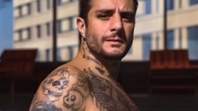 أحمد الفيشاوي يداعب جمهوره بصورة بلوك مختلف عبر ”انستجرام”