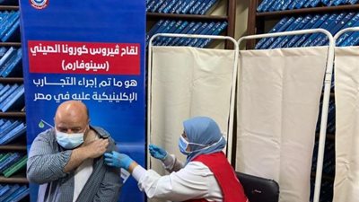 اللاجئون وطالبو اللجوء يحصلون على لقاح كوفيد- 19 في مصر