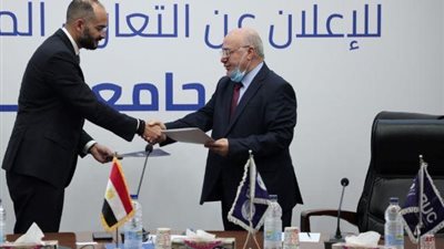 جامعة بدر توقع بروتوكول تعاون مع إيفا فارما لتدريب طلاب كلية التكنولوجيا الحيوية.. بالصور