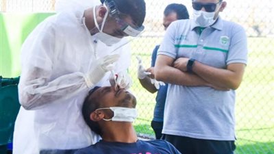 نجم سلة الإتحاد يخضع للمسحة فور وصوله من لبنان