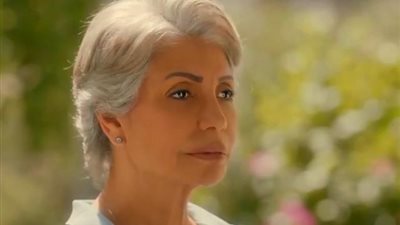 سوسن بدر تشارك جمهورها بصورة من صندوق الذكريات وتعلق: زمان