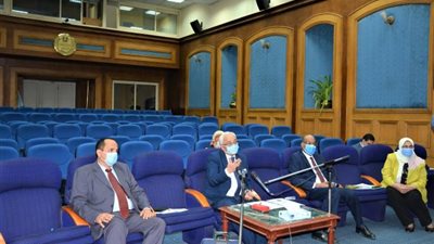 ”التعليم” تناقش إجراءات تصحيح العينة العشوائية لامتحان مادة ”علم النفس والاجتماع”