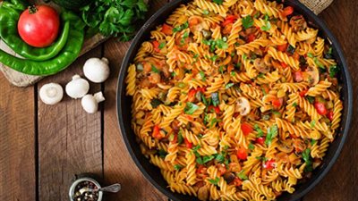 «زي المطاعم».. كيفية إعداد باستا بالخضار