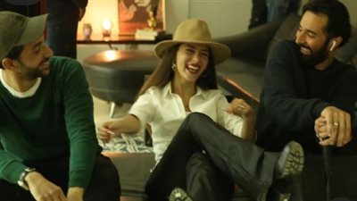 بالصور.. جميلة عوض من كواليس فيلم ”عروستى” مع أحمد حاتم