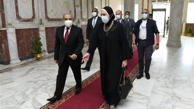 وزير الانتاج الحربى يستقبل وزيرة الصناعة لبحث المشروعات المشتركة