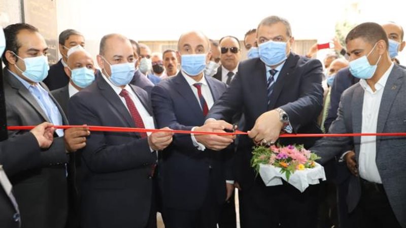 سعفان يفتتح عيادات