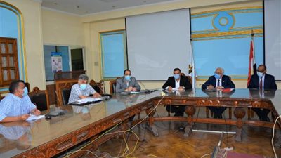 ”التعليم” تناقش إجراءات تصحيح العينة العشوائية لامتحان الرياضيات البحتة