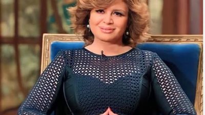 إلهام شاهين تكشف سر خجلها الزائد