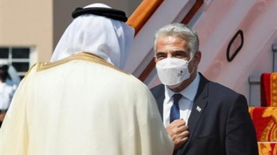 وزير الخارجية الإسرائيلي يصل إلى البحرين في زيارة تاريخية