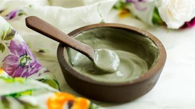 ما هي فوائد الطين الأخضر للوجه.. إليك الإجابة
