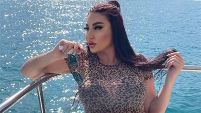 بالصور.. صوفينار تستعرض رشاقتها بإطلالة جريئة